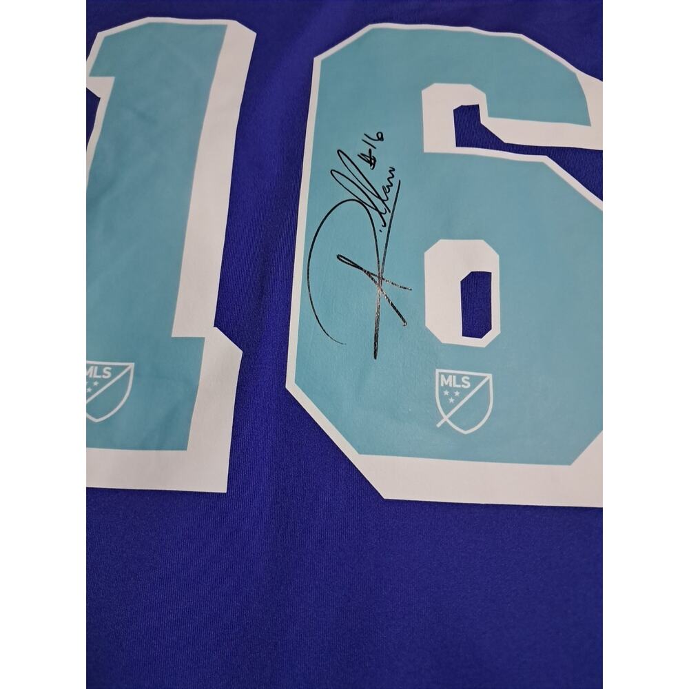 Seattle Sounders Alex Roldan SIGNED Jersey Medium - Picture 7 of 8